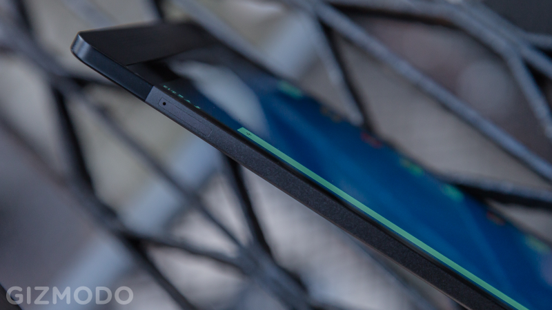 Illustration for article titled Dell Venue 8 7000 Review: A Terrible Name For an Incredible TabletÂ